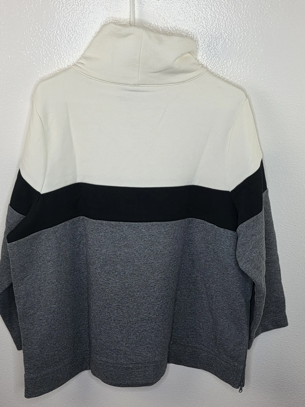 T By Talbots Cozy Colorblock Pullover Fleece Sweatshirt Ivory, Black & Gray 2Xp